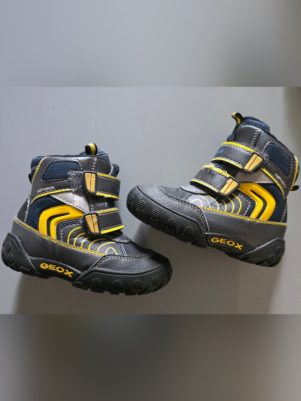 Geox Kids Black and Yellow Lightweight Strap Boots Gr 6 Baby